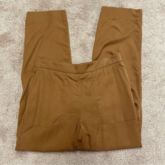 Banana Republic (2021) Lyocell Pull-on Straight-leg Pant - Picture 5 of 10
